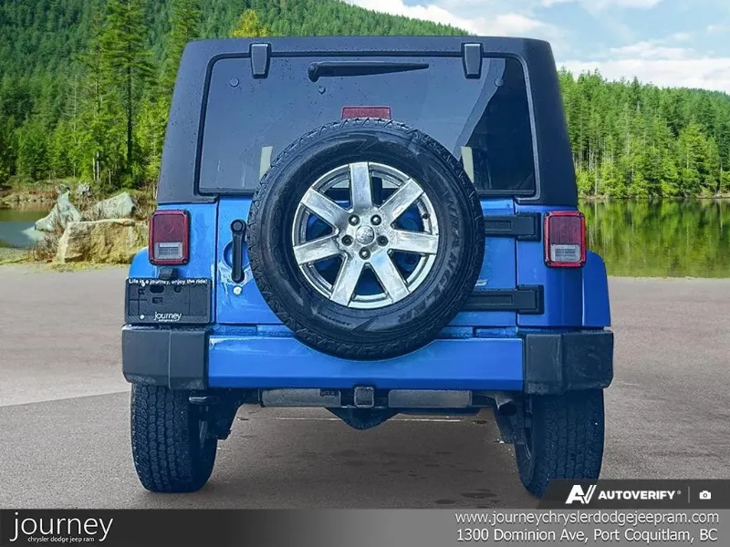 2016 JEEP Wrangler Unlimited angle 5