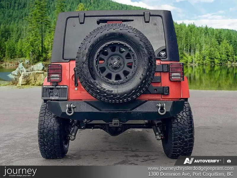 2015 JEEP Wrangler Unlimited angle 6