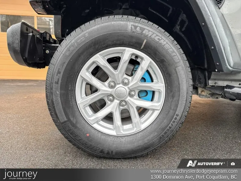 2020 JEEP Wrangler angle 6