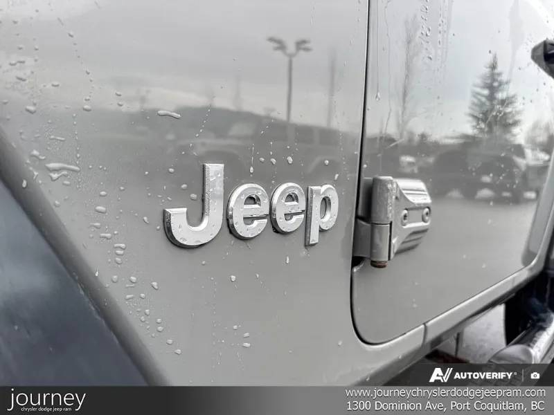 2020 JEEP Wrangler angle 8