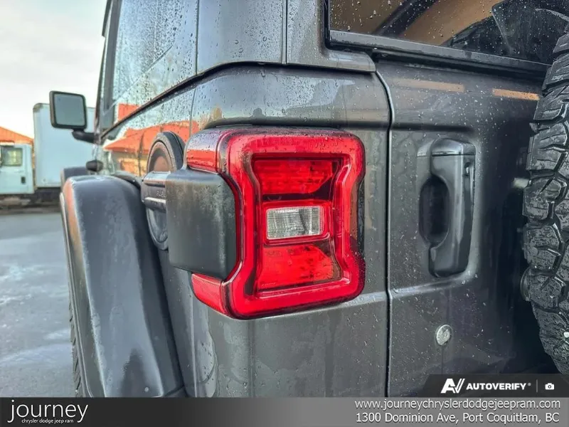 2018 JEEP Wrangler angle 10