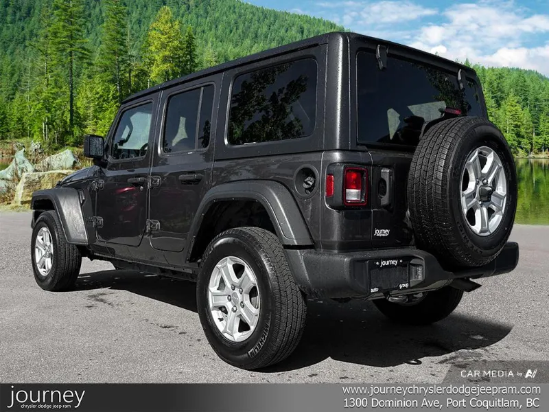2023 Jeep Wrangler angle 4