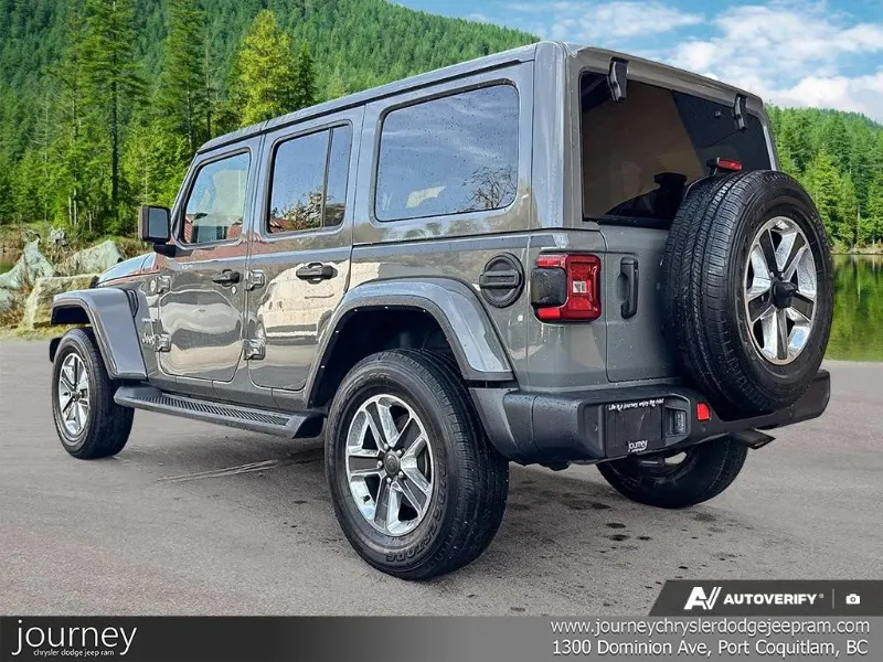 2021 JEEP Wrangler angle 5
