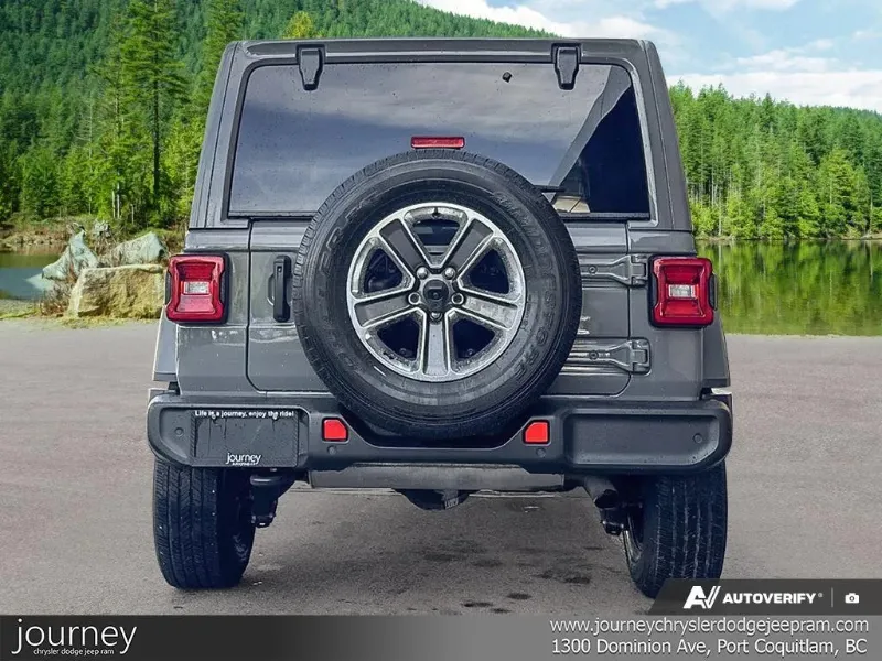 2021 JEEP Wrangler angle 6
