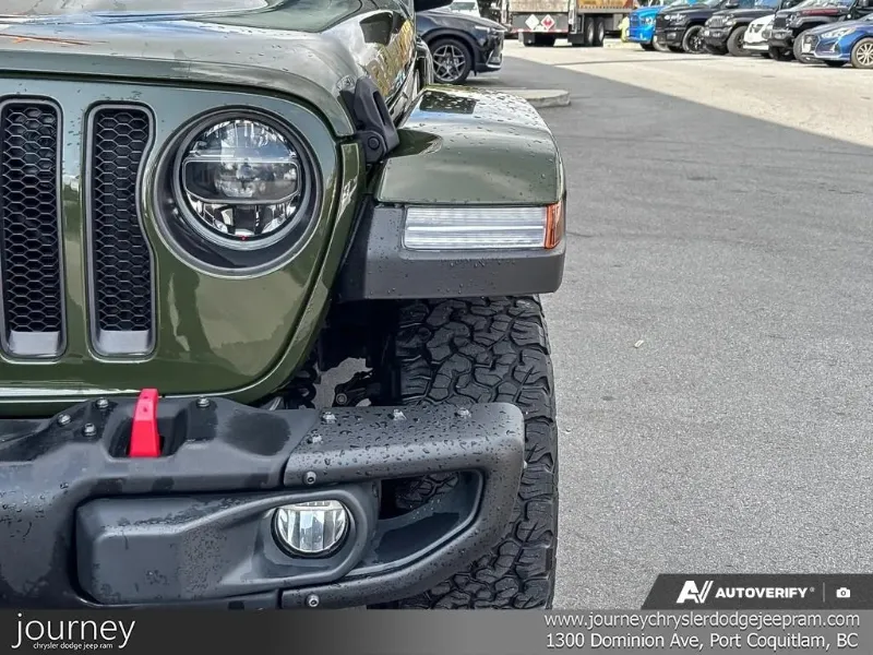 2021 JEEP Wrangler angle 8