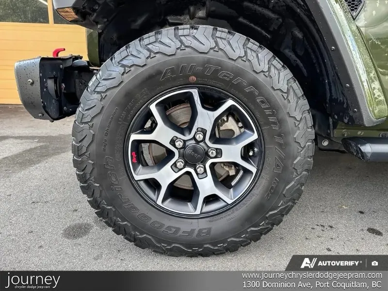 2021 JEEP Wrangler angle 6