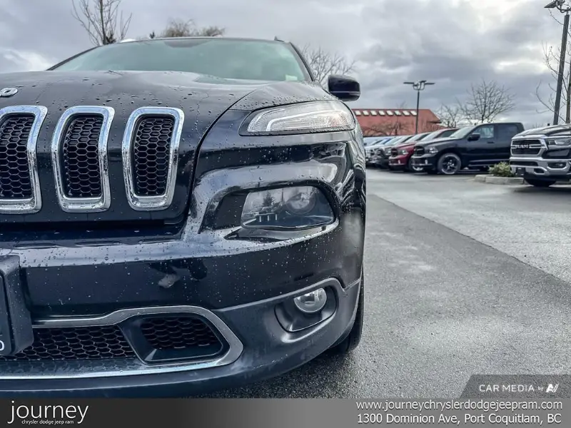 2015 Jeep Cherokee angle 6