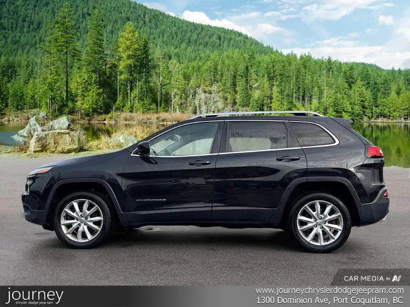 2015 Jeep Cherokee angle 3