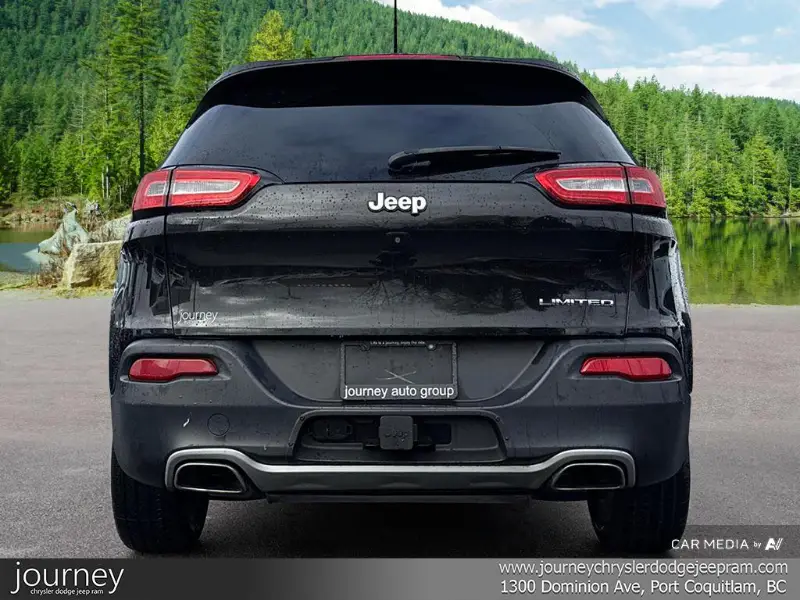 2015 Jeep Cherokee angle 5