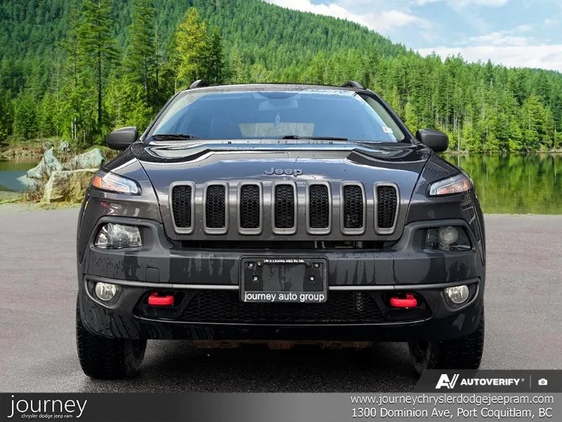 2018 Jeep Cherokee angle 2