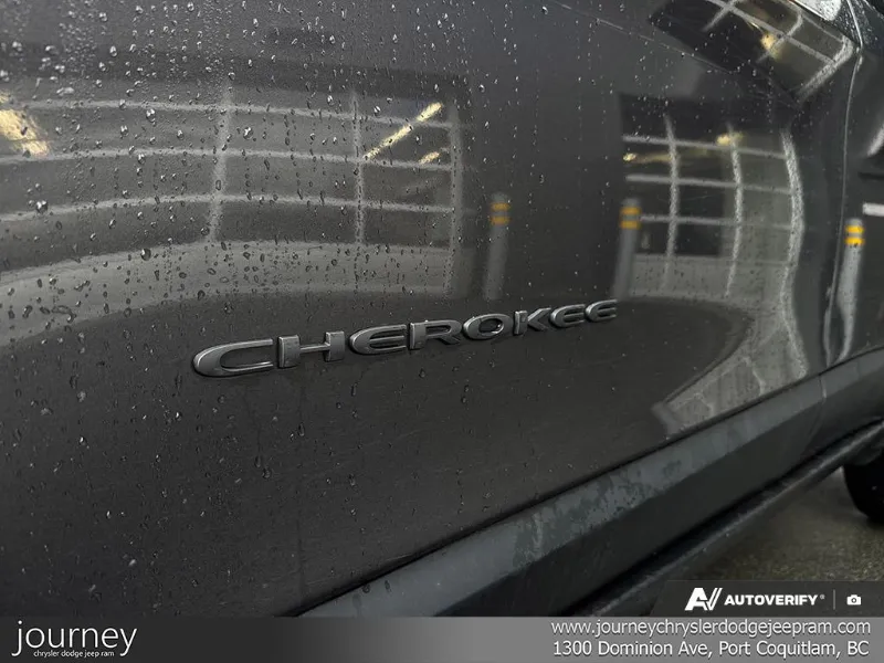 2018 Jeep Cherokee angle 8