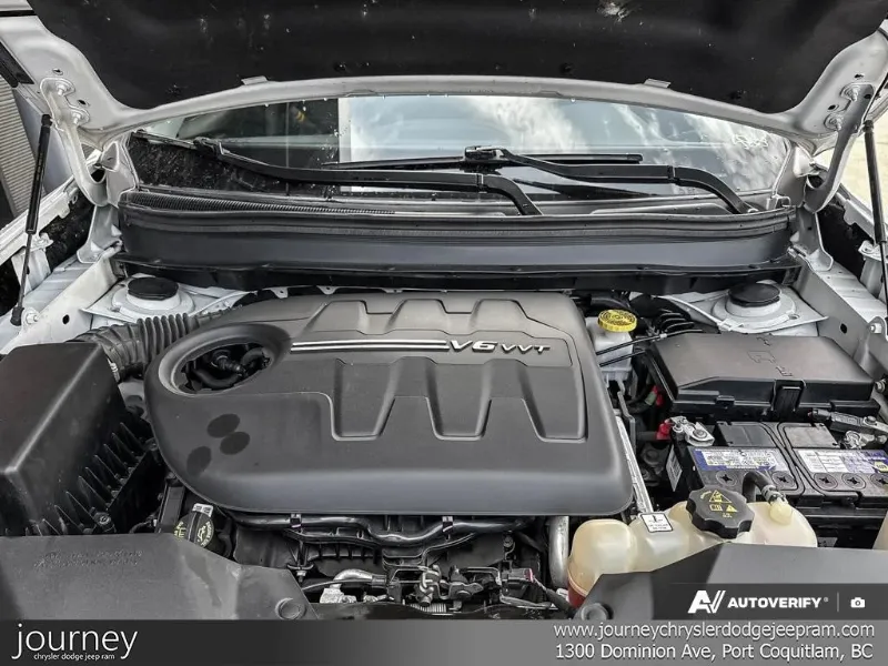 2022 JEEP Cherokee angle 8