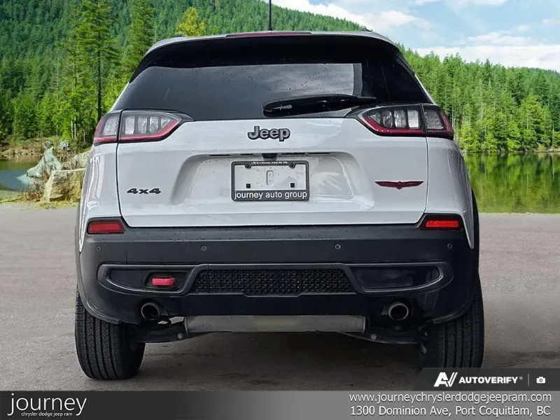 2022 JEEP Cherokee angle 5