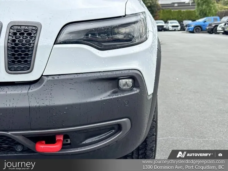 2021 JEEP Cherokee angle 9