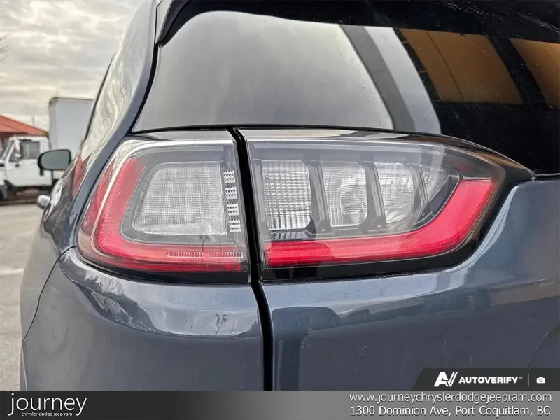 2020 JEEP Cherokee angle 10
