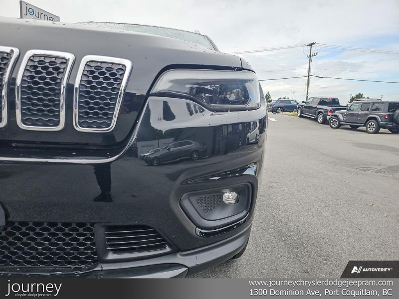 2019 Jeep Cherokee angle 7