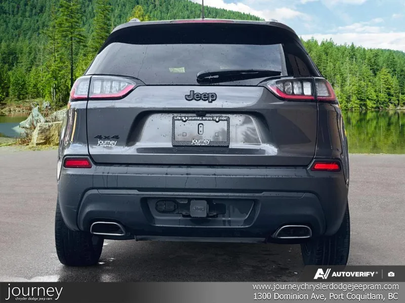 2022 JEEP Cherokee angle 5