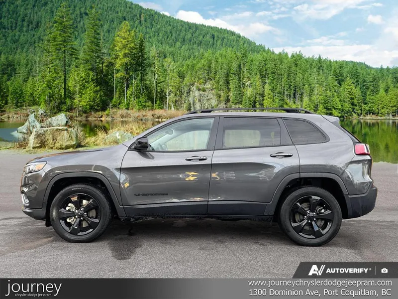 2022 JEEP Cherokee angle 3
