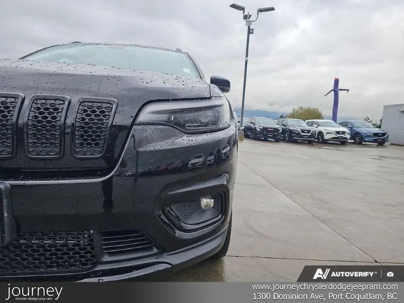 2022 JEEP Cherokee angle 7