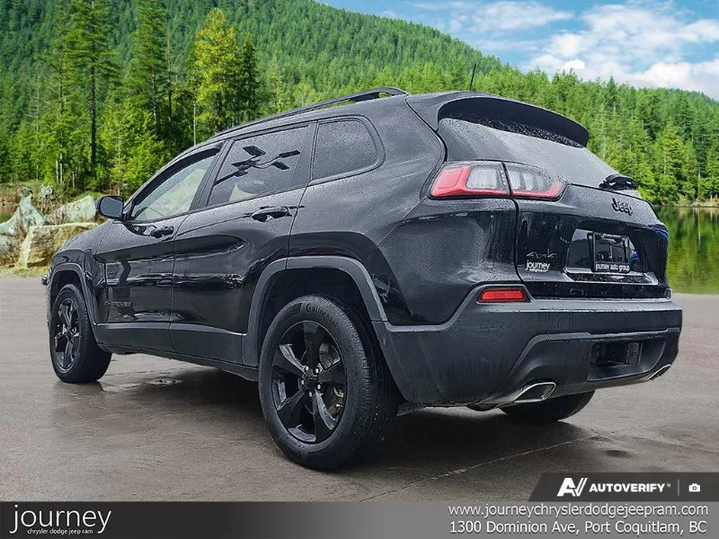 2022 JEEP Cherokee angle 4