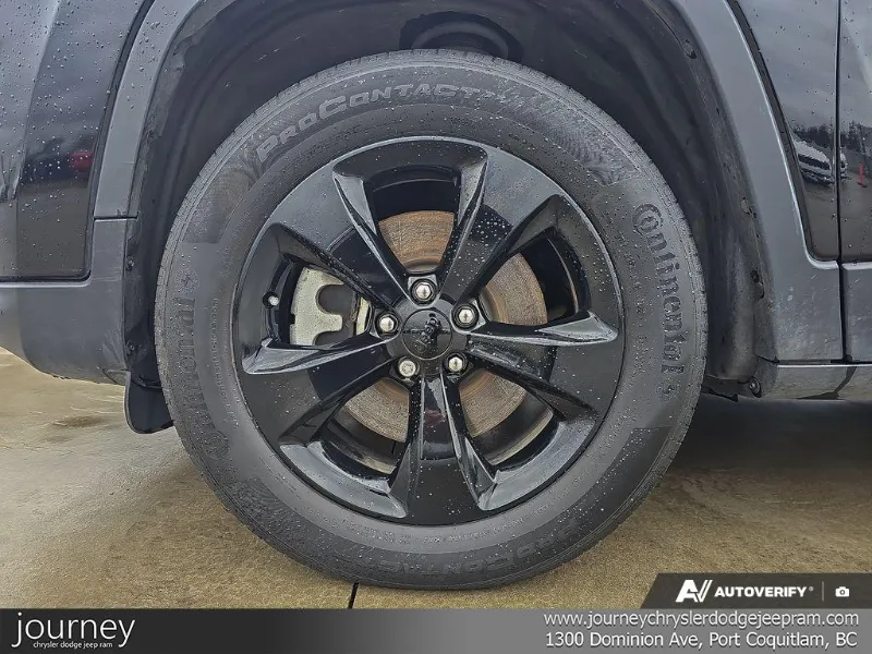 2022 JEEP Cherokee angle 6