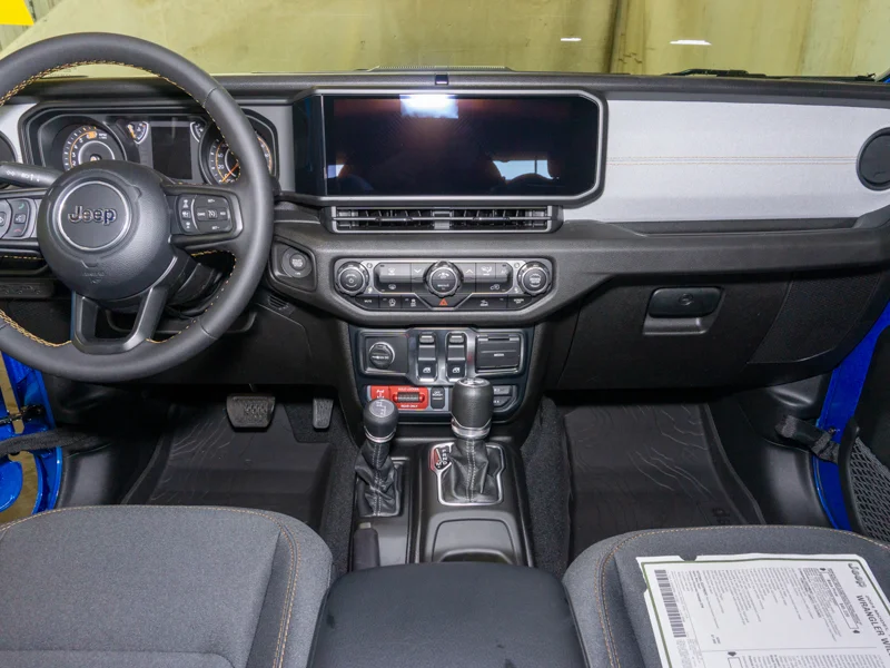 2024 JEEP Wrangler at WOODGROVE CHRYSLER DODGE JEEP RAM Nanaimo British Columbia (Image 10/25)