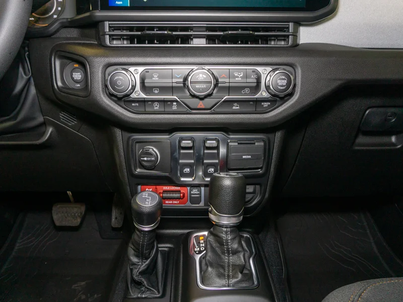 2024 JEEP Wrangler at WOODGROVE CHRYSLER DODGE JEEP RAM Nanaimo British Columbia (Image 15/25)