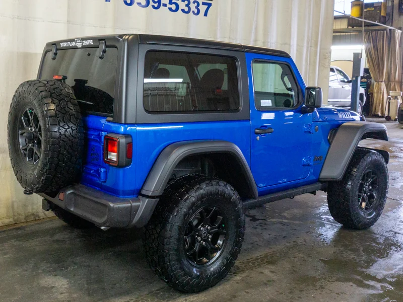 2024 JEEP Wrangler at WOODGROVE CHRYSLER DODGE JEEP RAM Nanaimo British Columbia (Image 3/25)