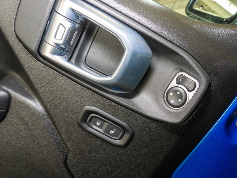 2024 JEEP Wrangler at WOODGROVE CHRYSLER DODGE JEEP RAM Nanaimo British Columbia (Image 18/25)