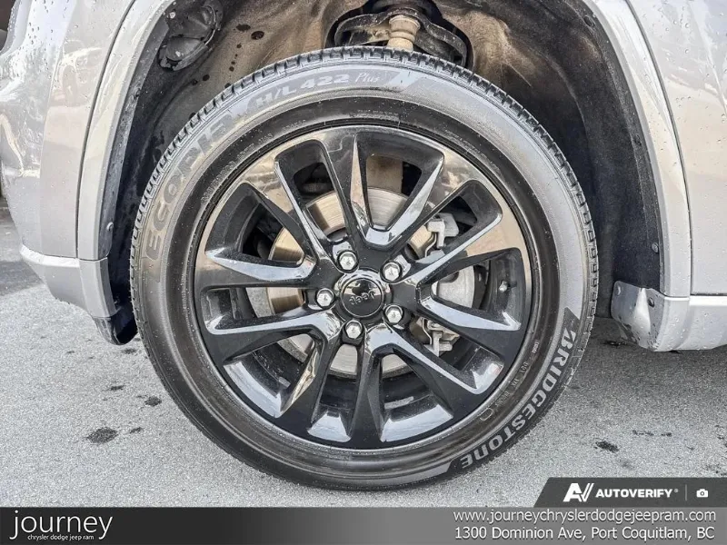 2021 JEEP Grand Cherokee angle 6