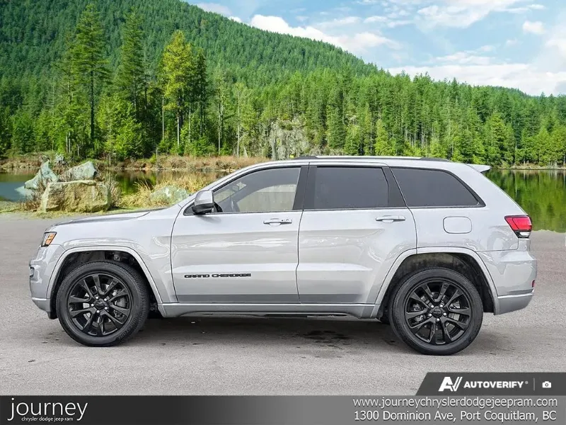 2021 JEEP Grand Cherokee angle 3