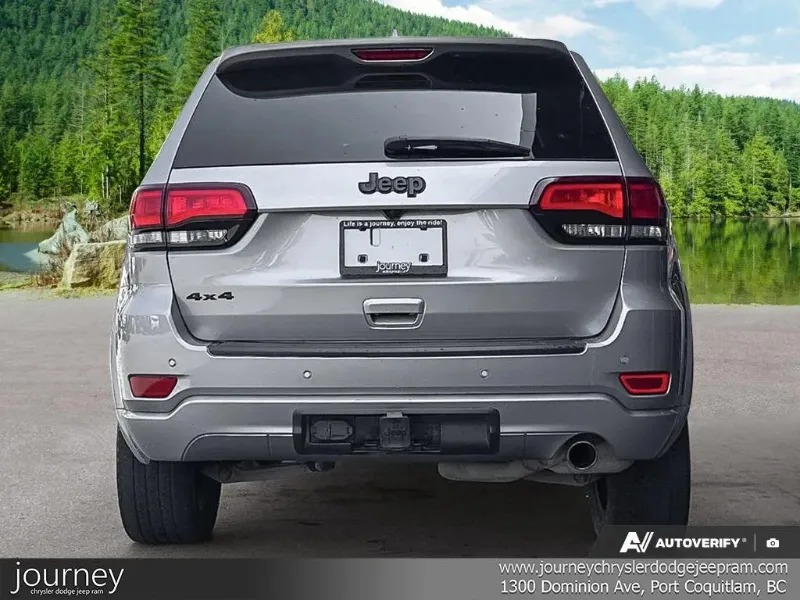 2021 JEEP Grand Cherokee angle 5