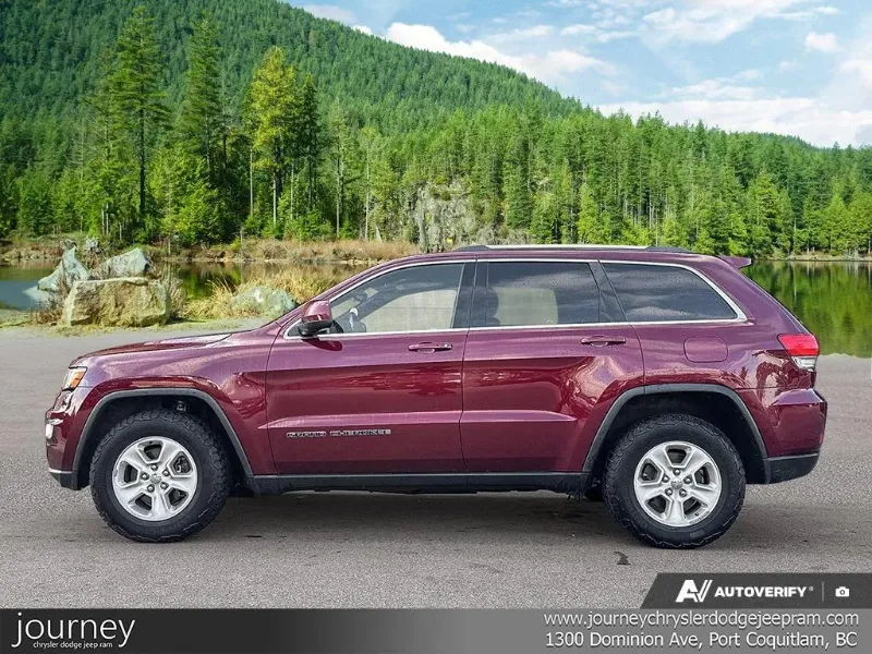 2017 JEEP Grand Cherokee angle 3