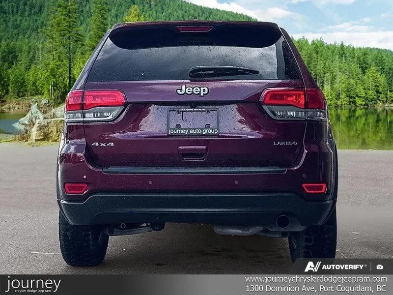 2017 JEEP Grand Cherokee angle 5