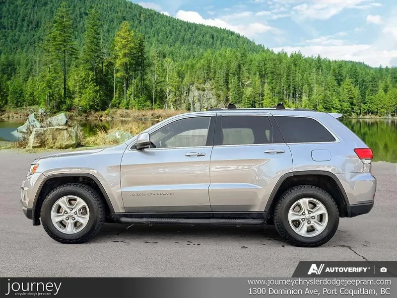 2015 JEEP Grand Cherokee angle 3