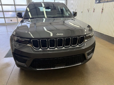 2025 JEEP Grand Cherokee Laredo  at Campbell McLennan Killam AB thumbnail 2
