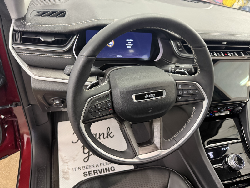 2023 JEEP Grand Cherokee Limited  at Campbell McLennan Killam AB (Image 9/29)