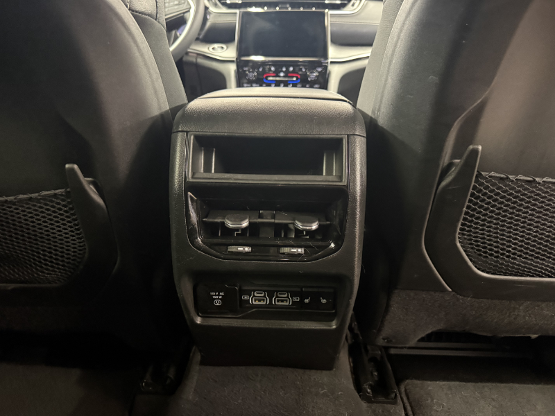 2023 JEEP Grand Cherokee Limited  at Campbell McLennan Killam AB (Image 26/29)