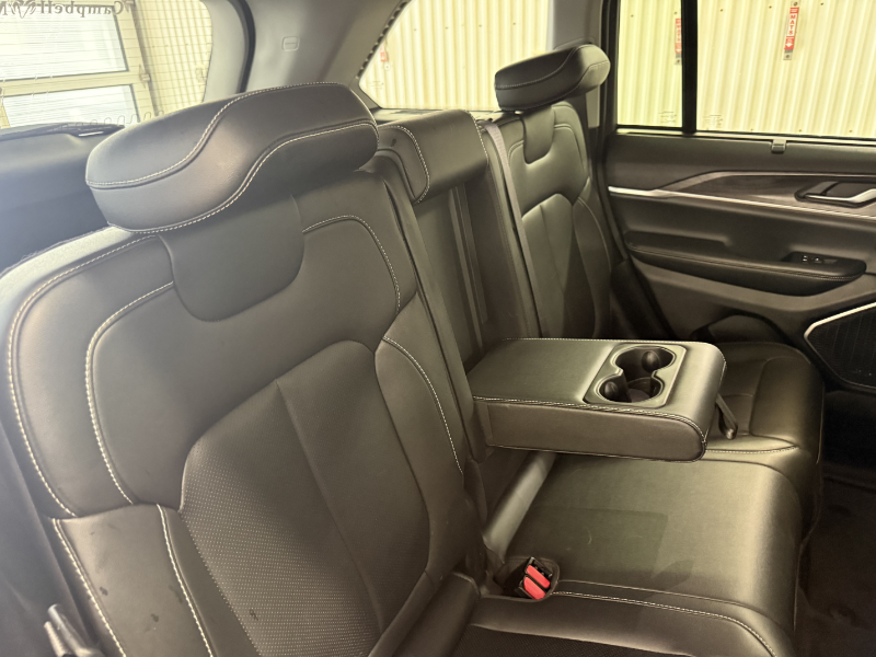 2023 JEEP Grand Cherokee Limited  at Campbell McLennan Killam AB (Image 25/29)