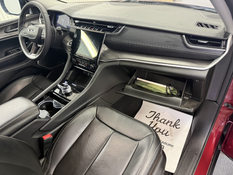 2023 JEEP Grand Cherokee Limited  at Campbell McLennan Killam AB (Image 23/29)
