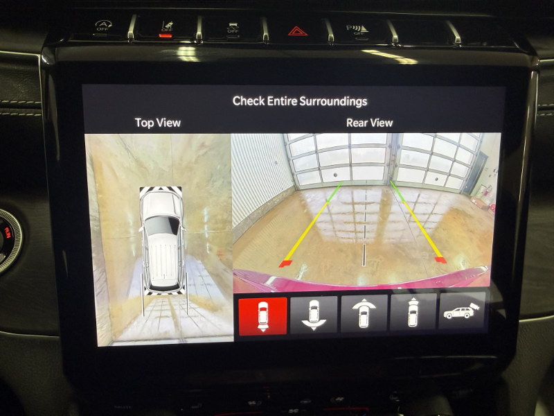 2023 JEEP Grand Cherokee Limited  at Campbell McLennan Killam AB (Image 15/29)