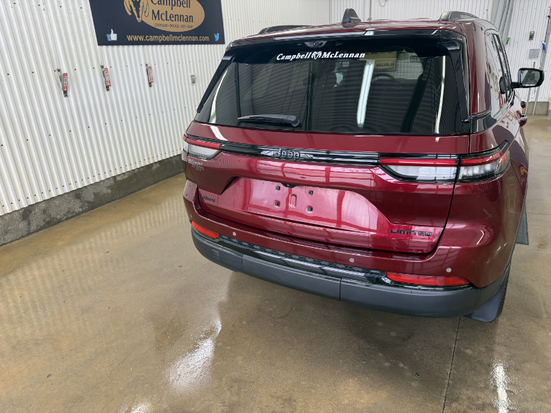 2023 JEEP Grand Cherokee Limited  at Campbell McLennan Killam AB (Image 4/29)