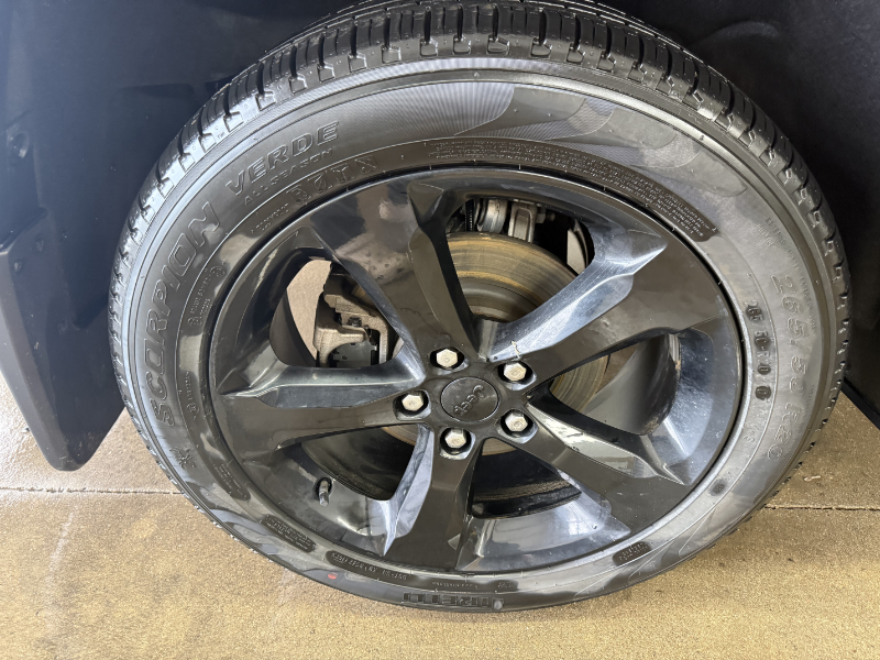 2023 JEEP Grand Cherokee Limited  at Campbell McLennan Killam AB (Image 28/29)