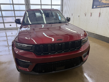 2023 JEEP Grand Cherokee Limited  at Campbell McLennan Killam AB thumbnail 2