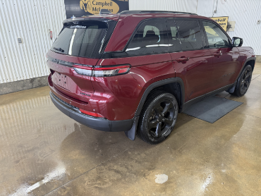 2023 JEEP Grand Cherokee Limited  at Campbell McLennan Killam AB thumbnail 3