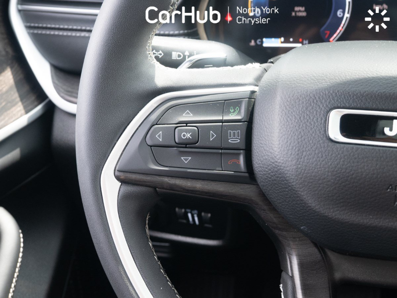 2025 JEEP Grand Cherokee   at North York Chrysler Thornhill Ontario (Image 18/35)