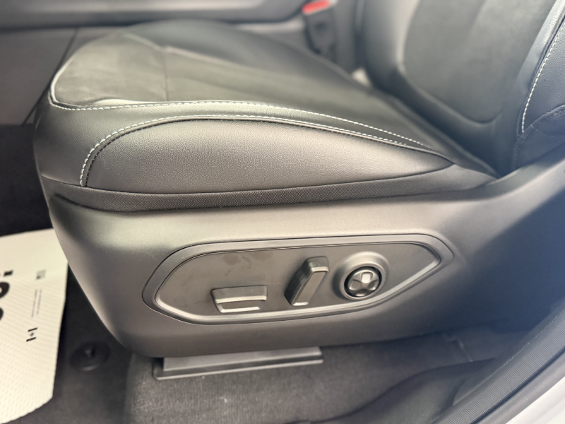 2025 JEEP Grand Cherokee L Altitude at Campbell McLennan Killam AB (Image 14/25)