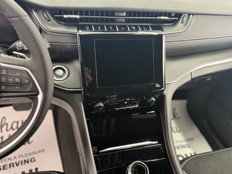 2025 JEEP Grand Cherokee L Altitude at Campbell McLennan Killam AB (Image 11/25)