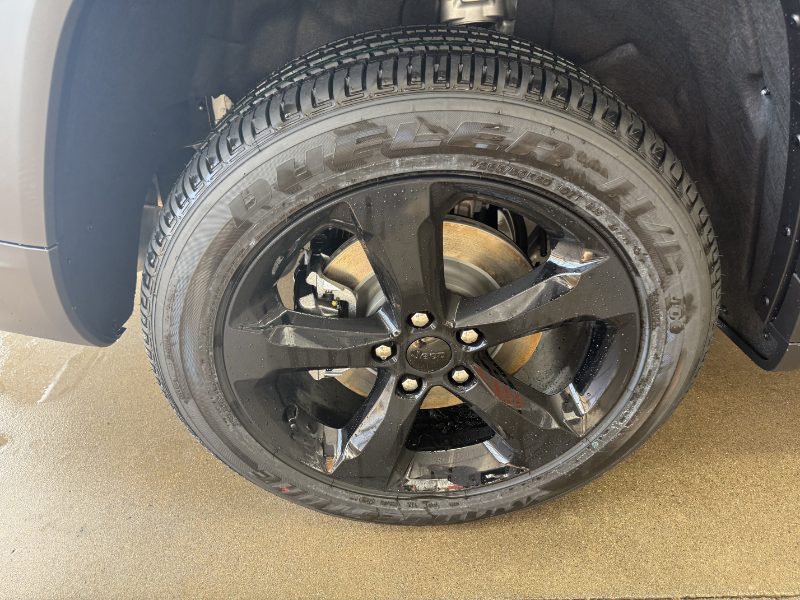 2025 JEEP Grand Cherokee L Altitude at Campbell McLennan Killam AB (Image 24/25)