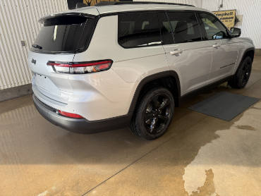 2025 JEEP Grand Cherokee L Altitude  at Campbell McLennan Killam AB thumbnail 3